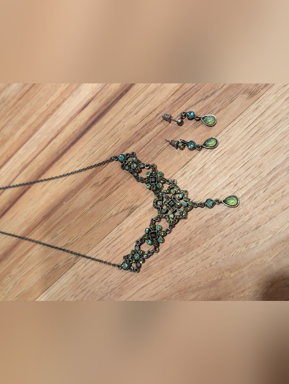 Source Unknown Green Crystal Filigree Necklace and Earrings Set